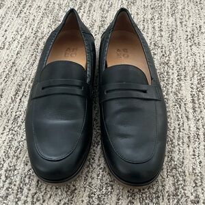 Abeo Black Leather Women's Penny Loafers
